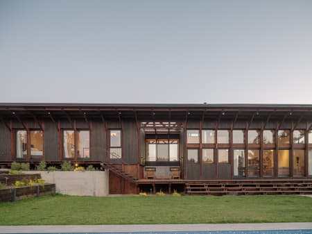 Los Pinos House